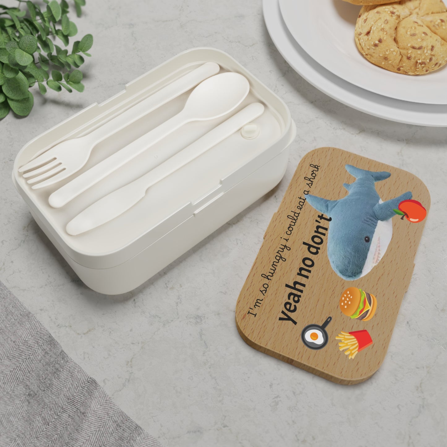 Lunch Box - don't eat shorks ! :(